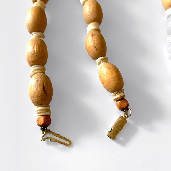 Vintage Shell Cone Wooden Bead Necklace - Picture 5 of 5